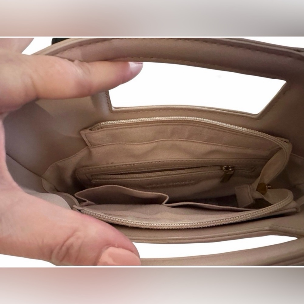 Melie Bianco ⭐️ Taupe Fringe Crossbody Bag Vegan Leather Boho Festival Purse - Picture 5 of 6